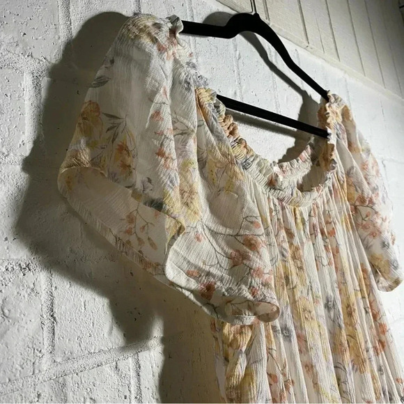 Floral Shorts Romper With Train Size L Off The Shoulder Sleeves Yellow and White - Picture 14 of 14